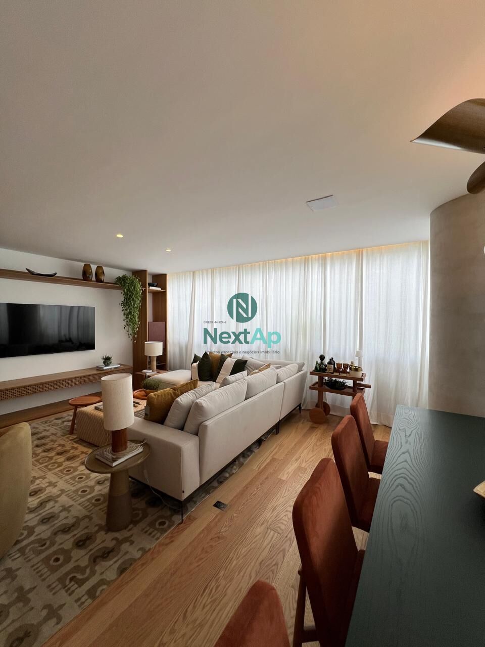 Apartamento à venda com 3 quartos, 201m² - Foto 1