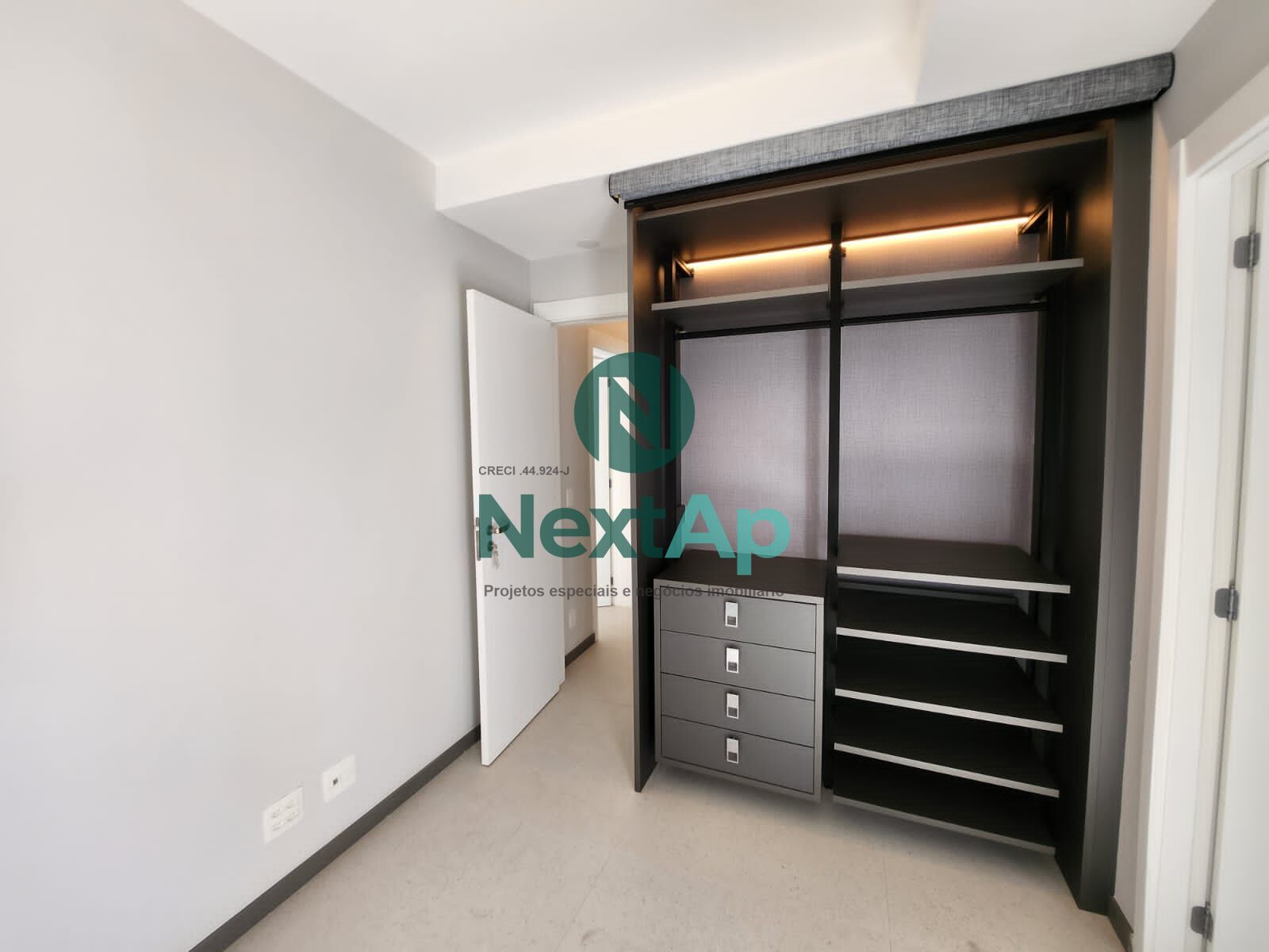 Apartamento à venda com 4 quartos, 162m² - Foto 11