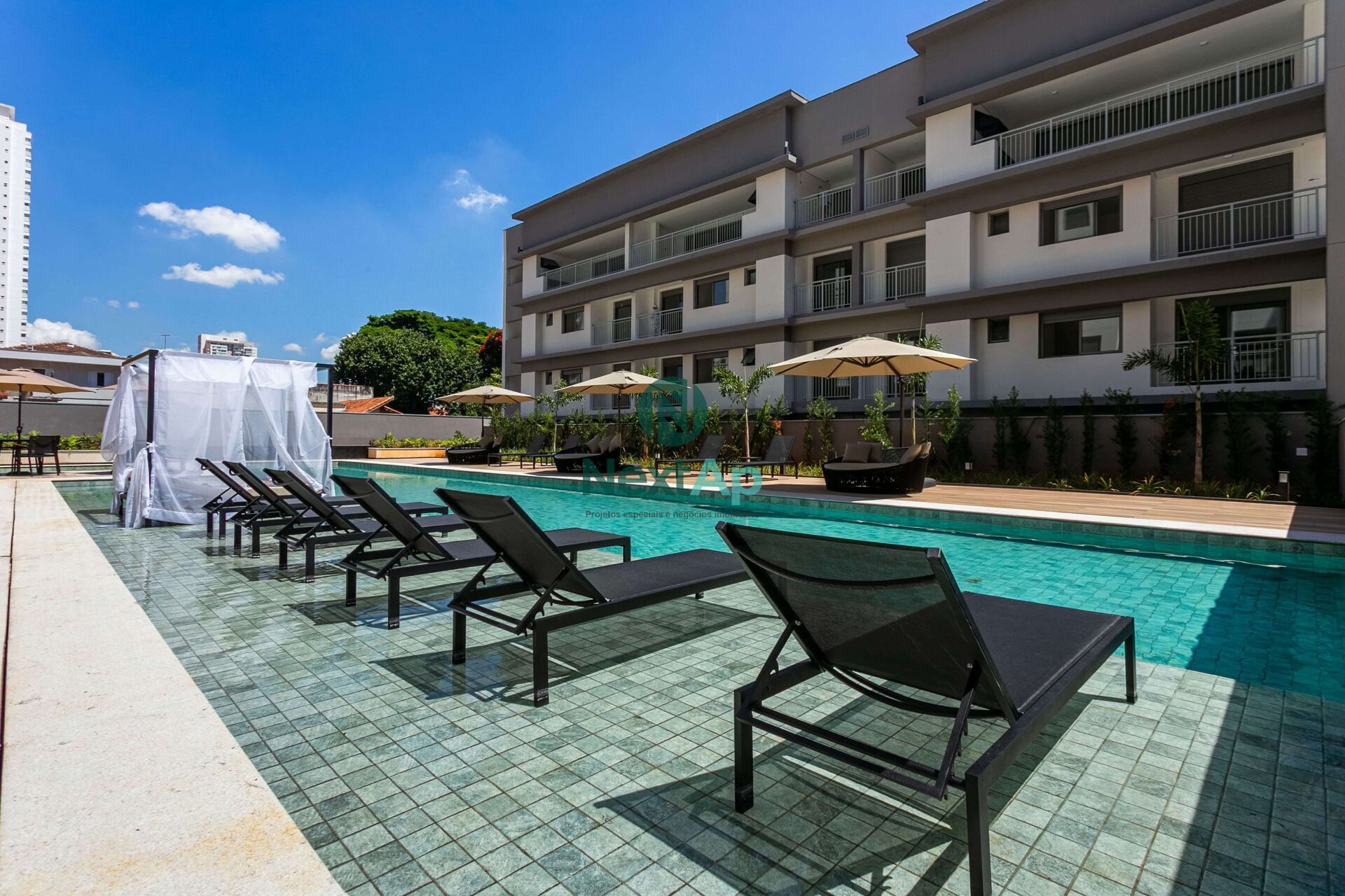 Apartamento à venda com 2 quartos, 100m² - Foto 1