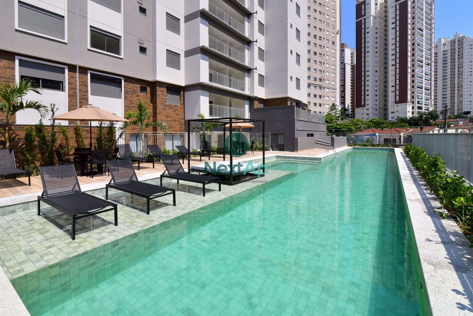 Apartamento à venda com 2 quartos, 100m² - Foto 2