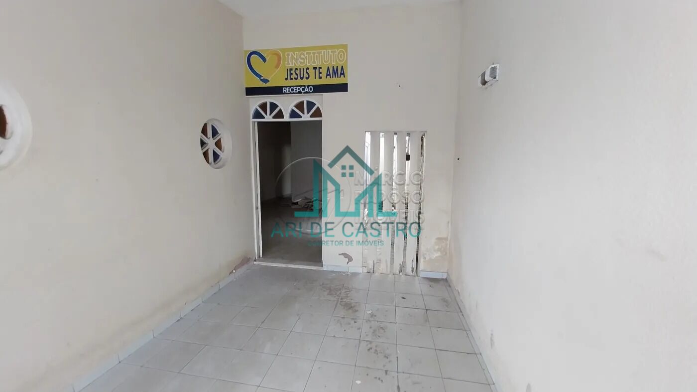 Casa à venda com 3 quartos, 280m² - Foto 2