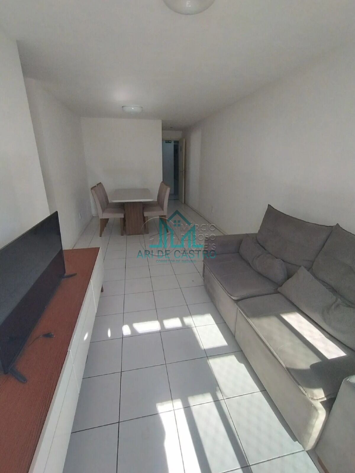 Apartamento para alugar com 3 quartos, 74m² - Foto 2