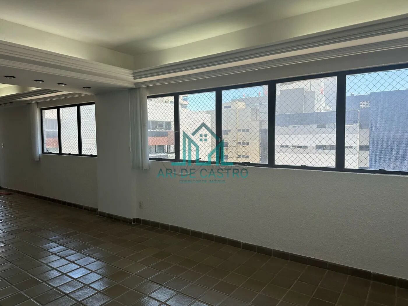 Apartamento à venda com 4 quartos, 140m² - Foto 2