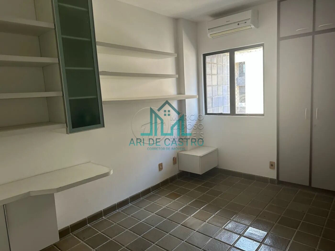 Apartamento à venda com 4 quartos, 140m² - Foto 8