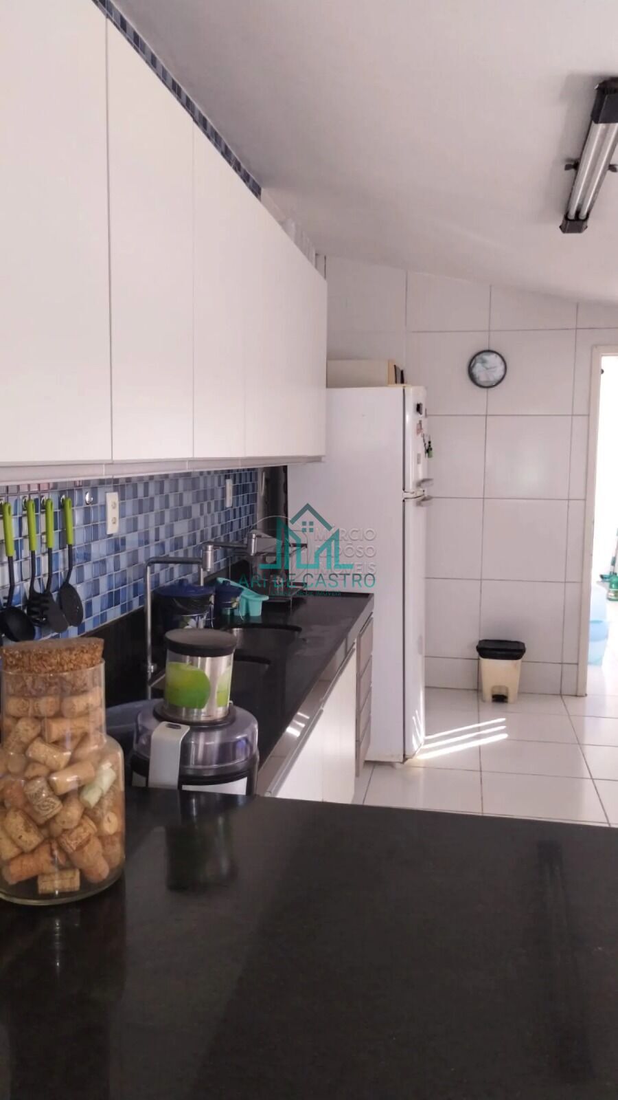 Casa à venda com 4 quartos, 210m² - Foto 14