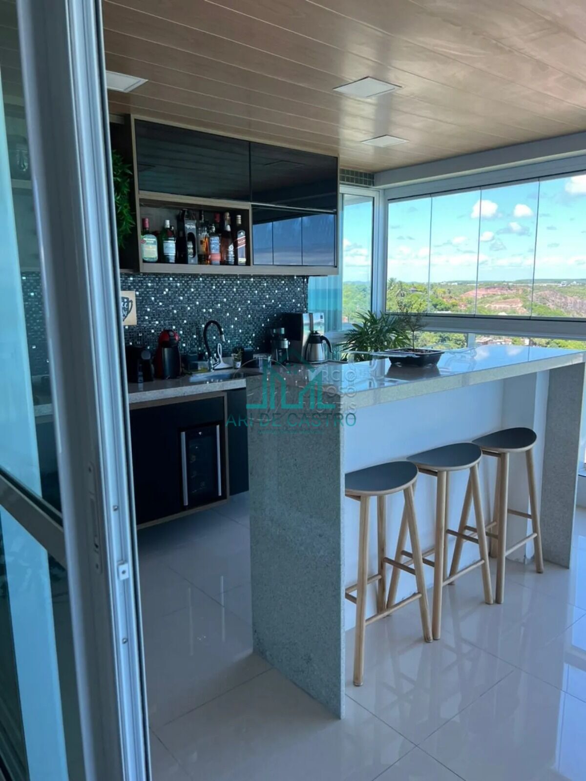 Apartamento à venda com 4 quartos, 205m² - Foto 3