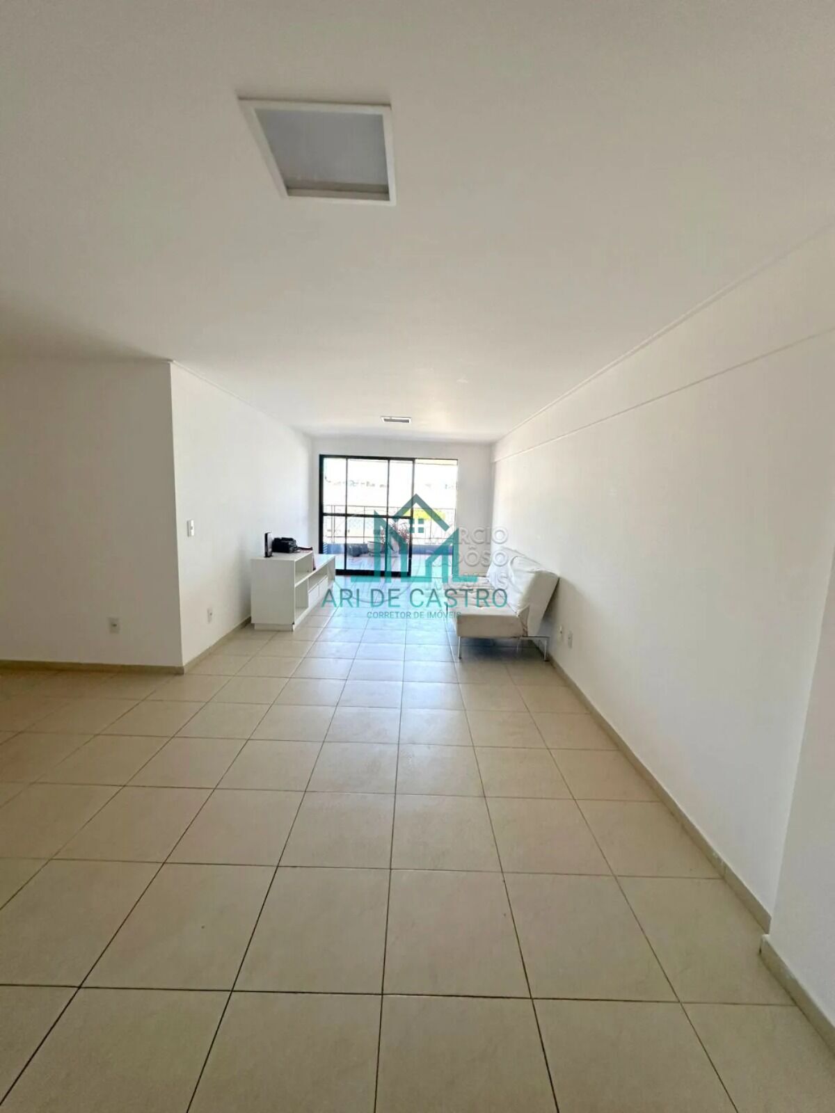 Apartamento à venda com 3 quartos, 141m² - Foto 1