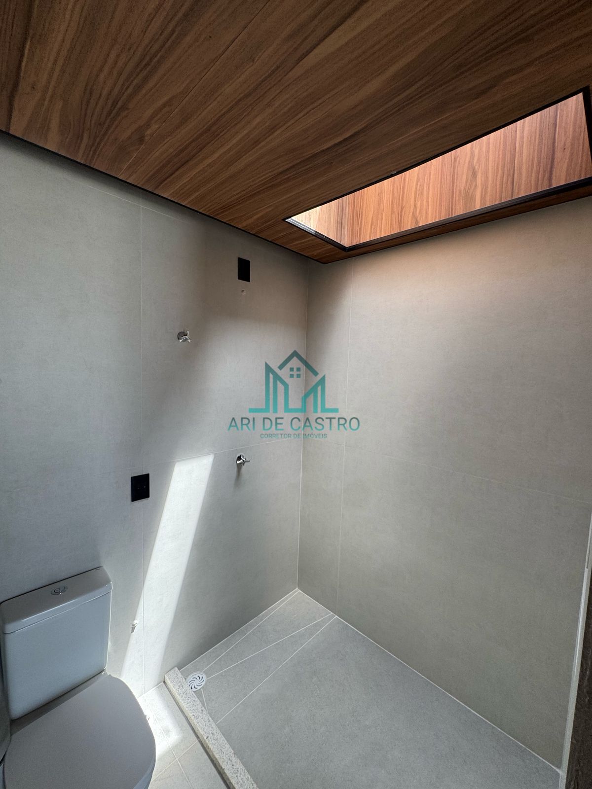 Casa à venda com 5 quartos, 325m² - Foto 32