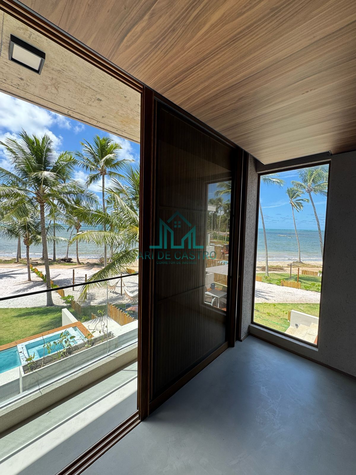 Casa à venda com 5 quartos, 325m² - Foto 2