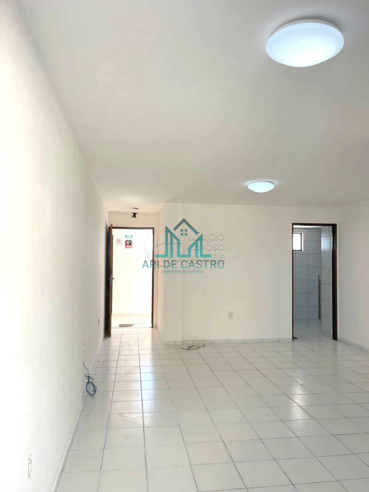 Apartamento à venda com 3 quartos, 76m² - Foto 3