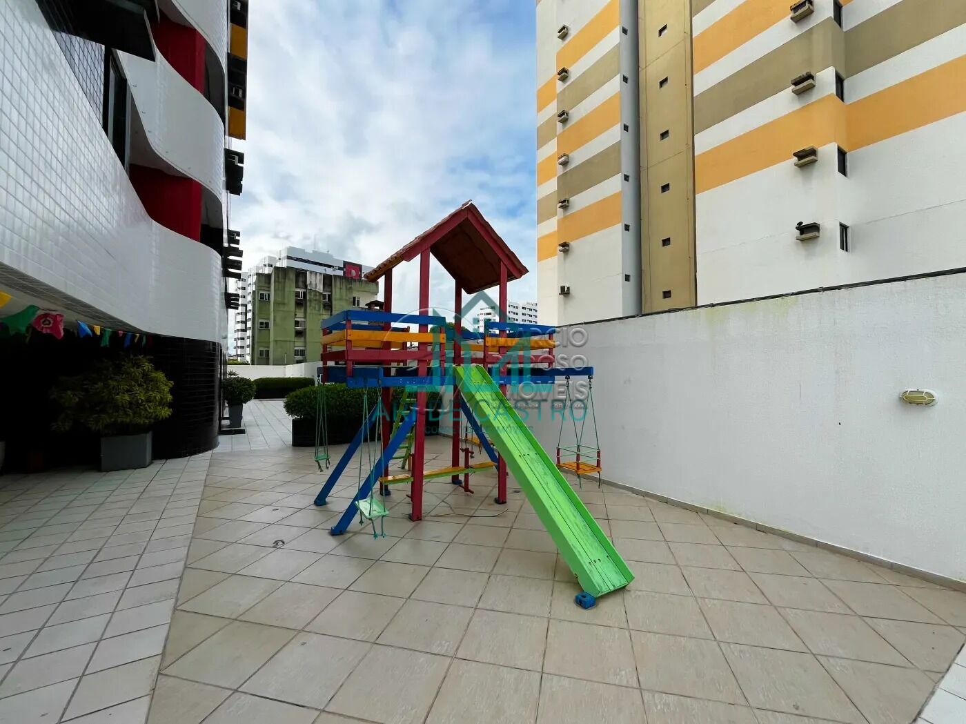 Apartamento à venda com 3 quartos, 76m² - Foto 9