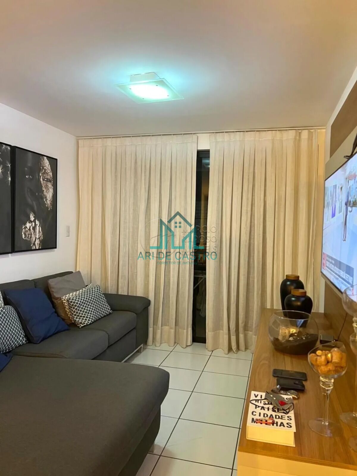 Apartamento à venda com 3 quartos, 93m² - Foto 2