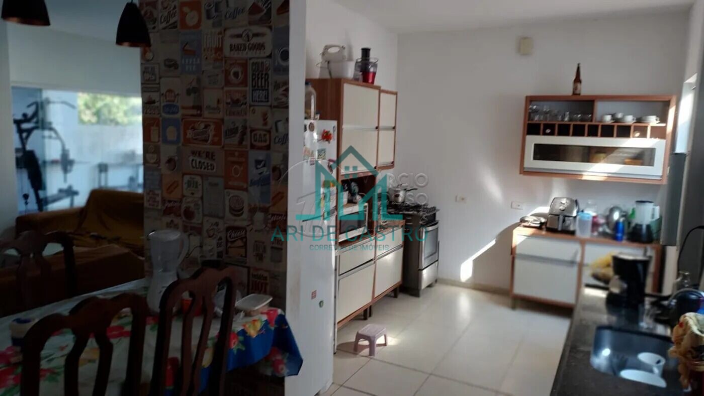 Casa à venda com 3 quartos, 180m² - Foto 10