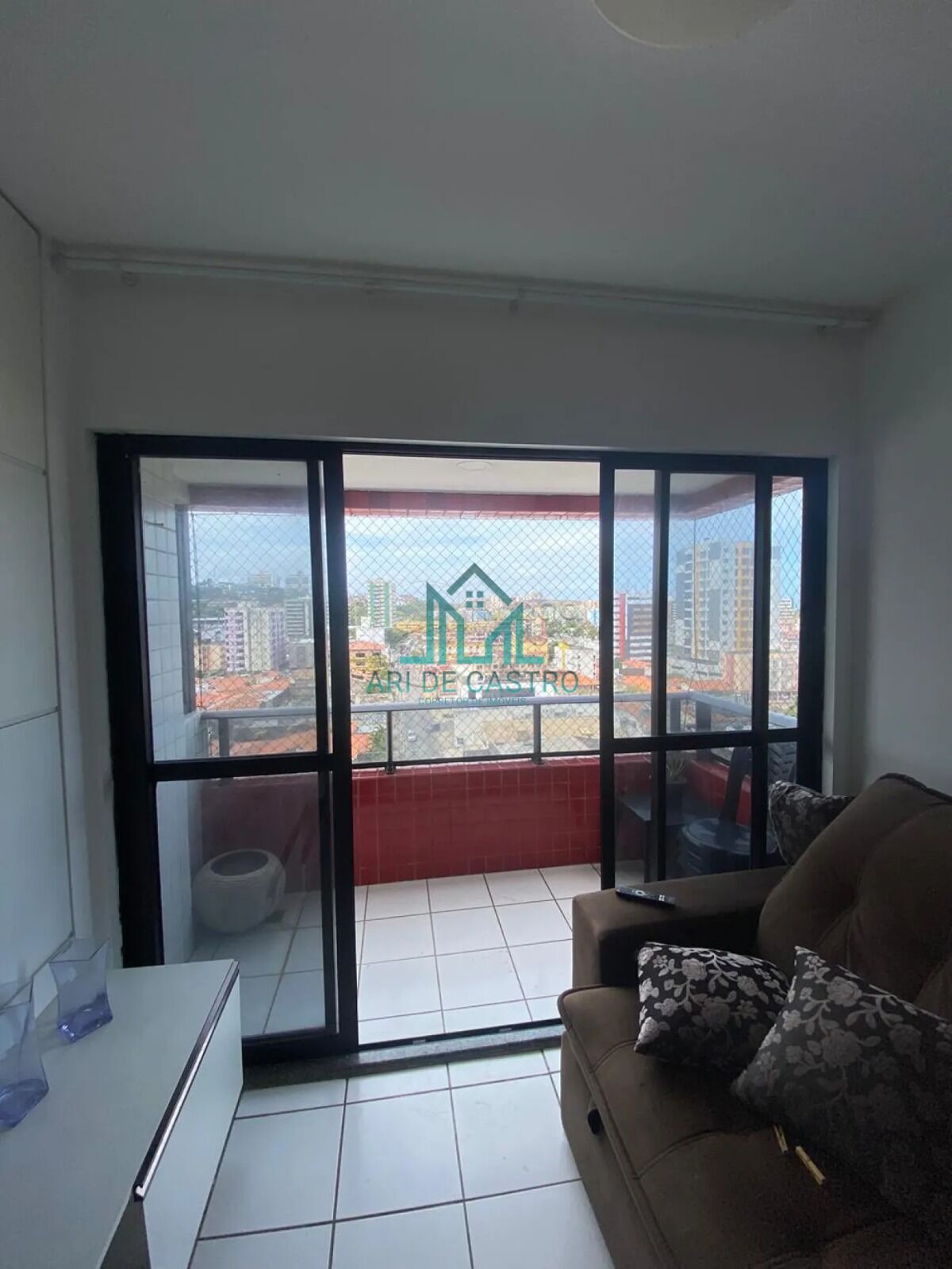 Apartamento à venda com 3 quartos, 76m² - Foto 2