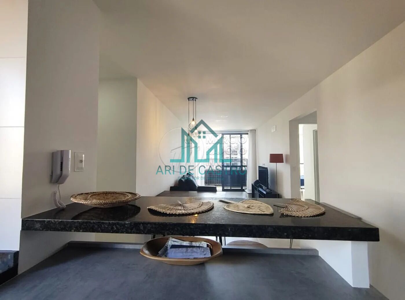 Apartamento à venda com 2 quartos, 63m² - Foto 2