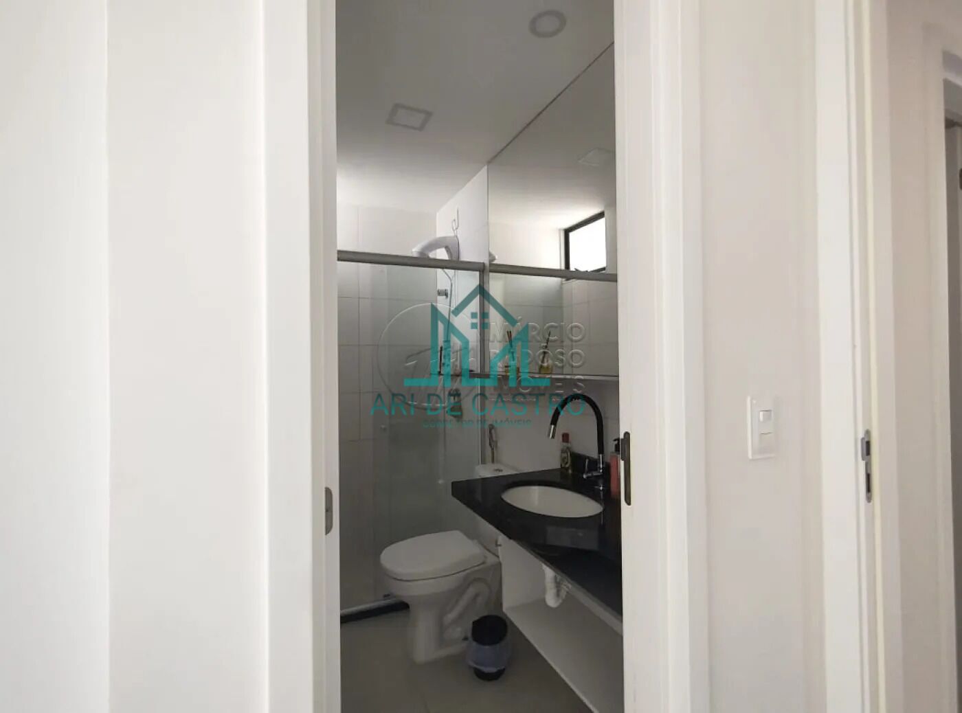 Apartamento à venda com 2 quartos, 63m² - Foto 13