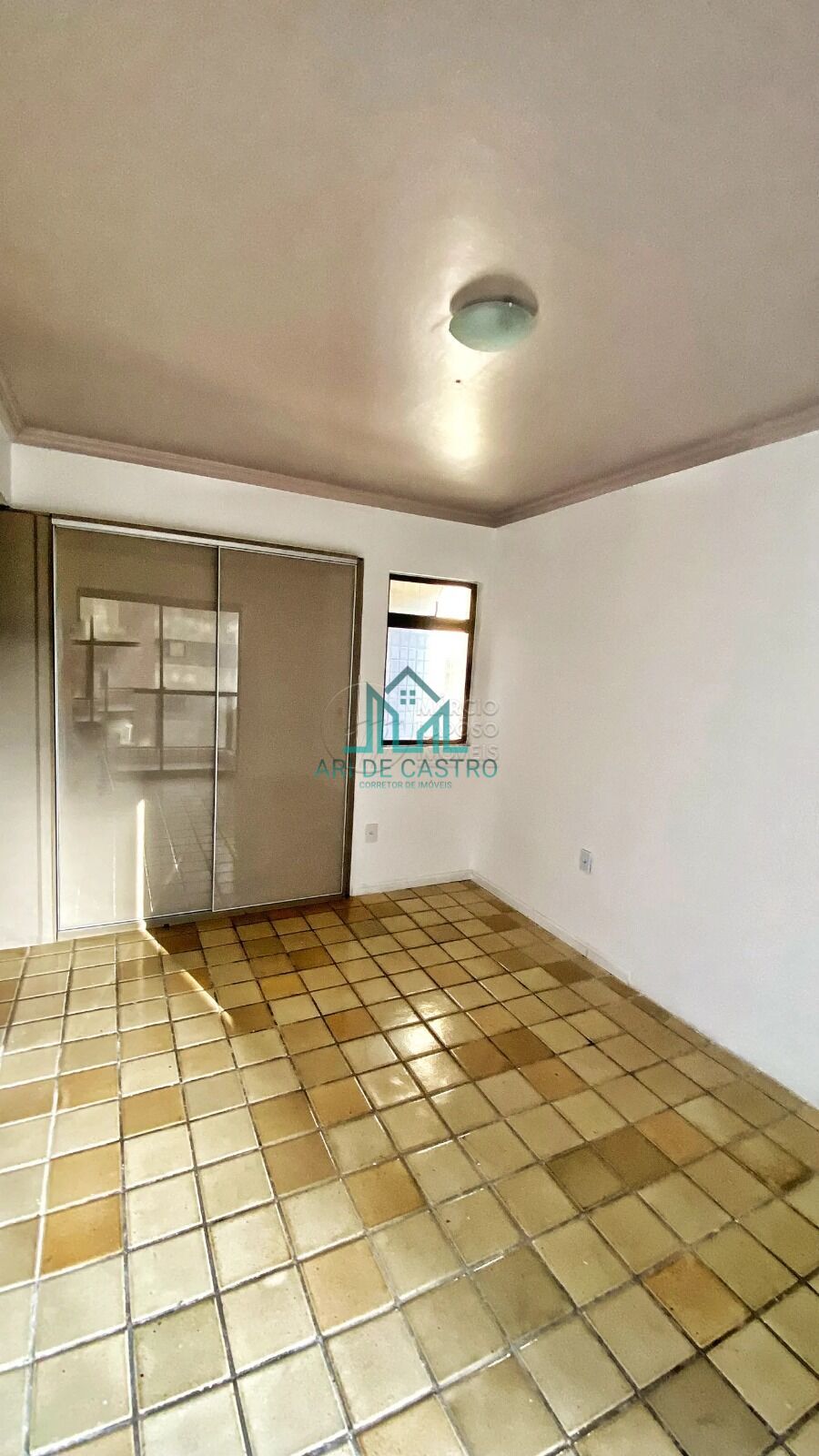 Apartamento à venda com 3 quartos, 131m² - Foto 9