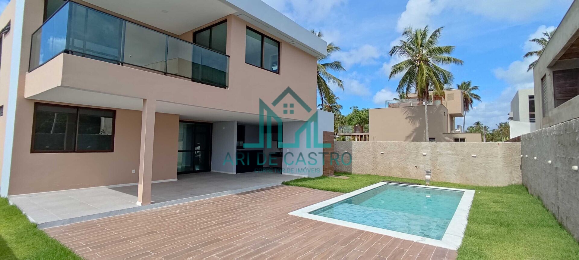 Casa à venda com 4 quartos, 353m² - Foto 2