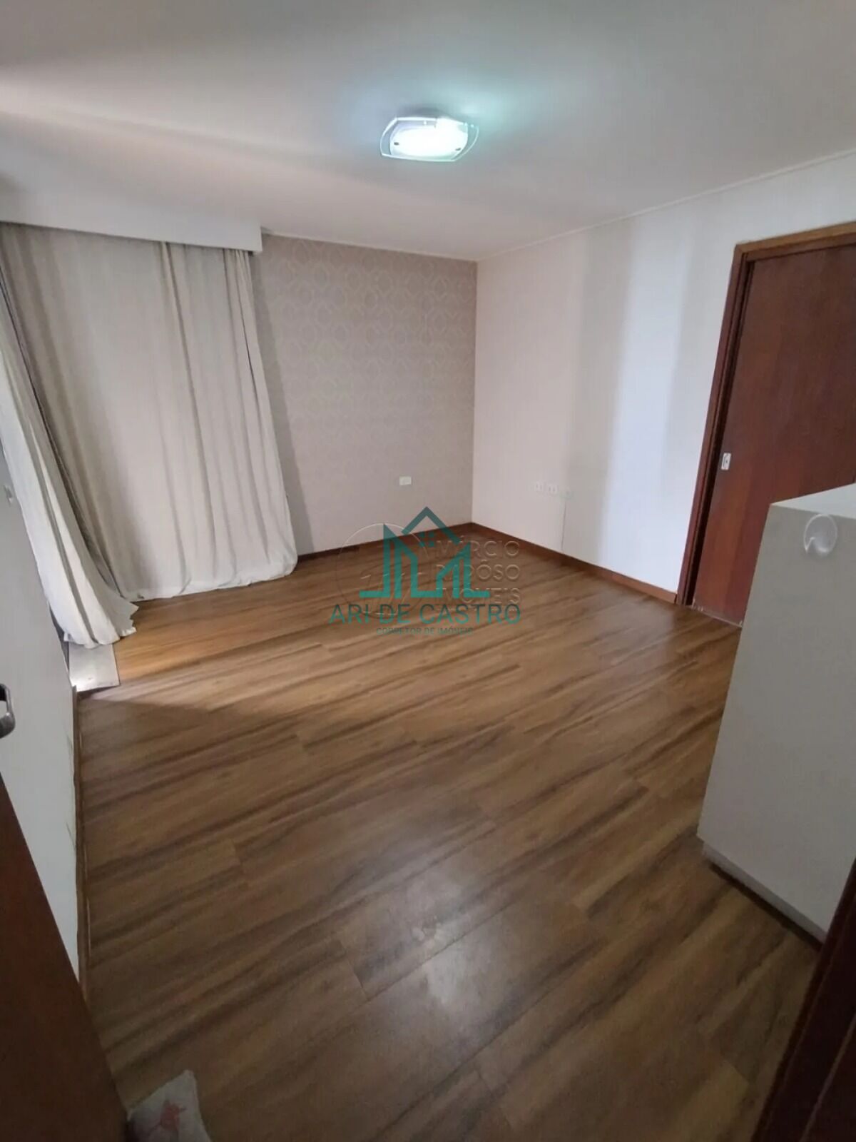 Apartamento para alugar com 4 quartos, 190m² - Foto 4