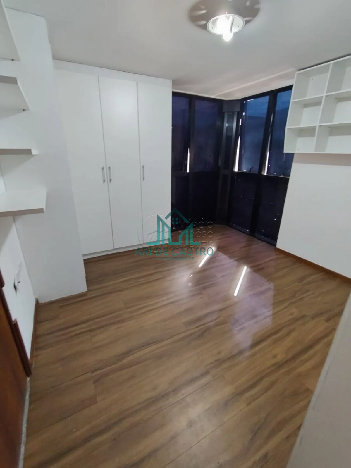 Apartamento para alugar com 4 quartos, 190m² - Foto 9