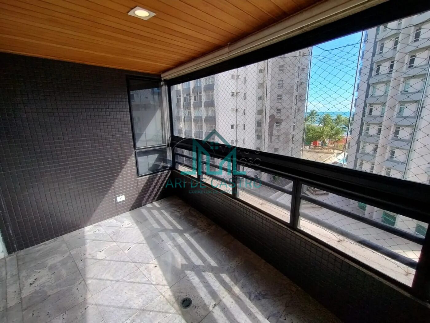 Apartamento para alugar com 4 quartos, 190m² - Foto 1