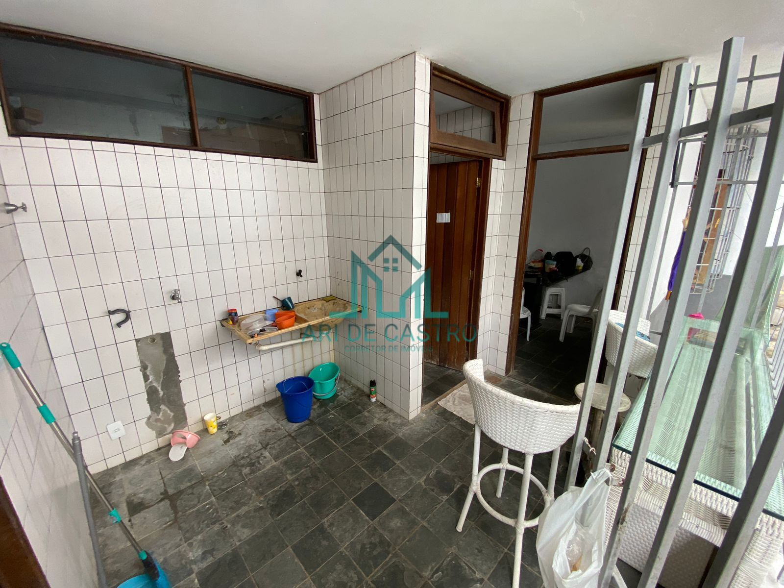 Casa para alugar com 4 quartos, 300m² - Foto 6