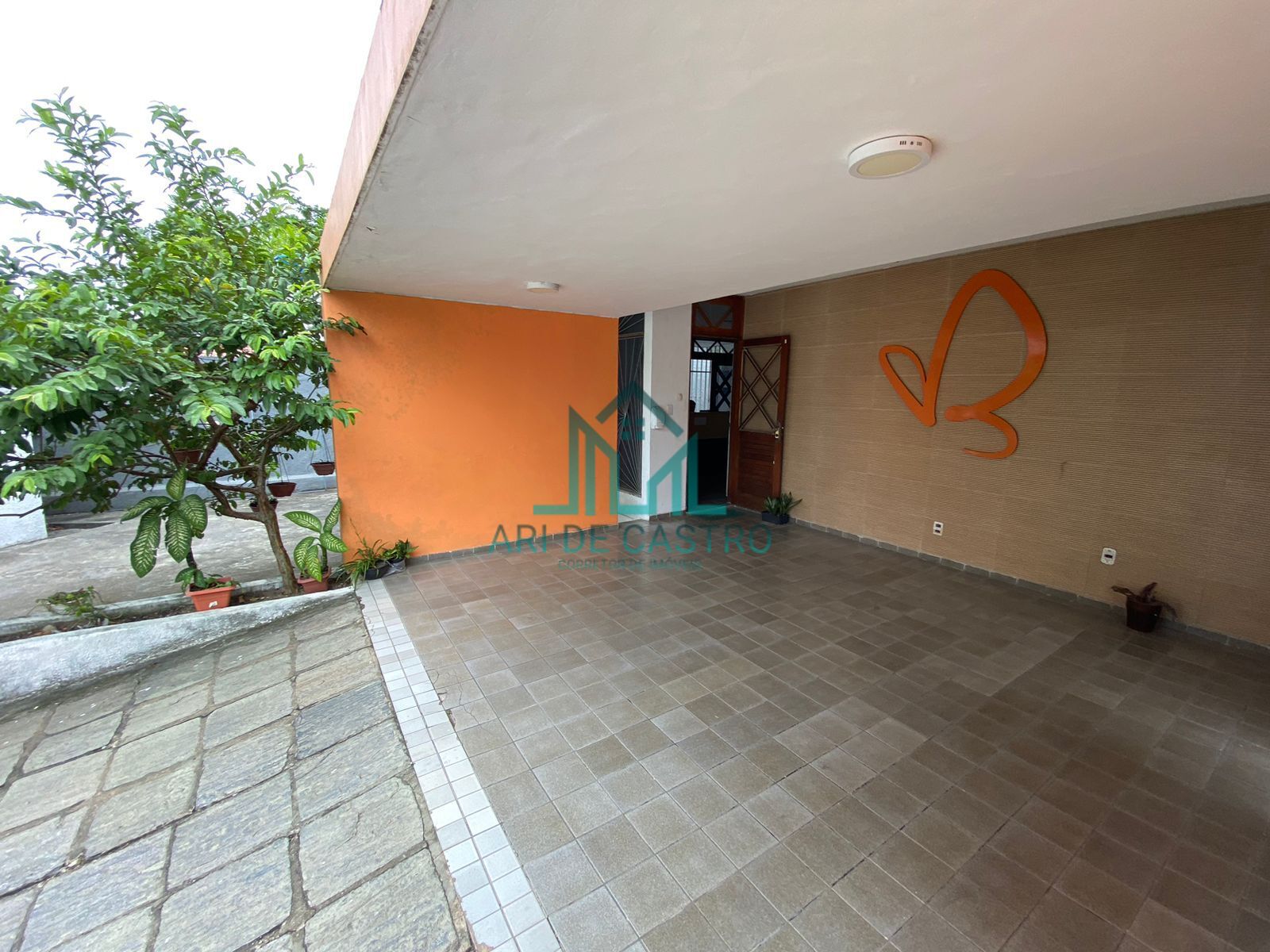 Casa para alugar com 4 quartos, 300m² - Foto 17