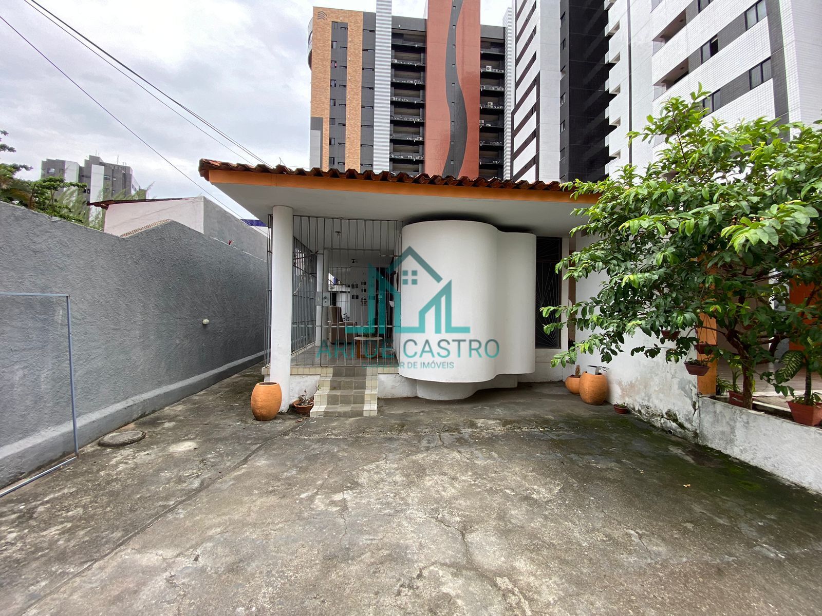 Casa para alugar com 4 quartos, 300m² - Foto 19