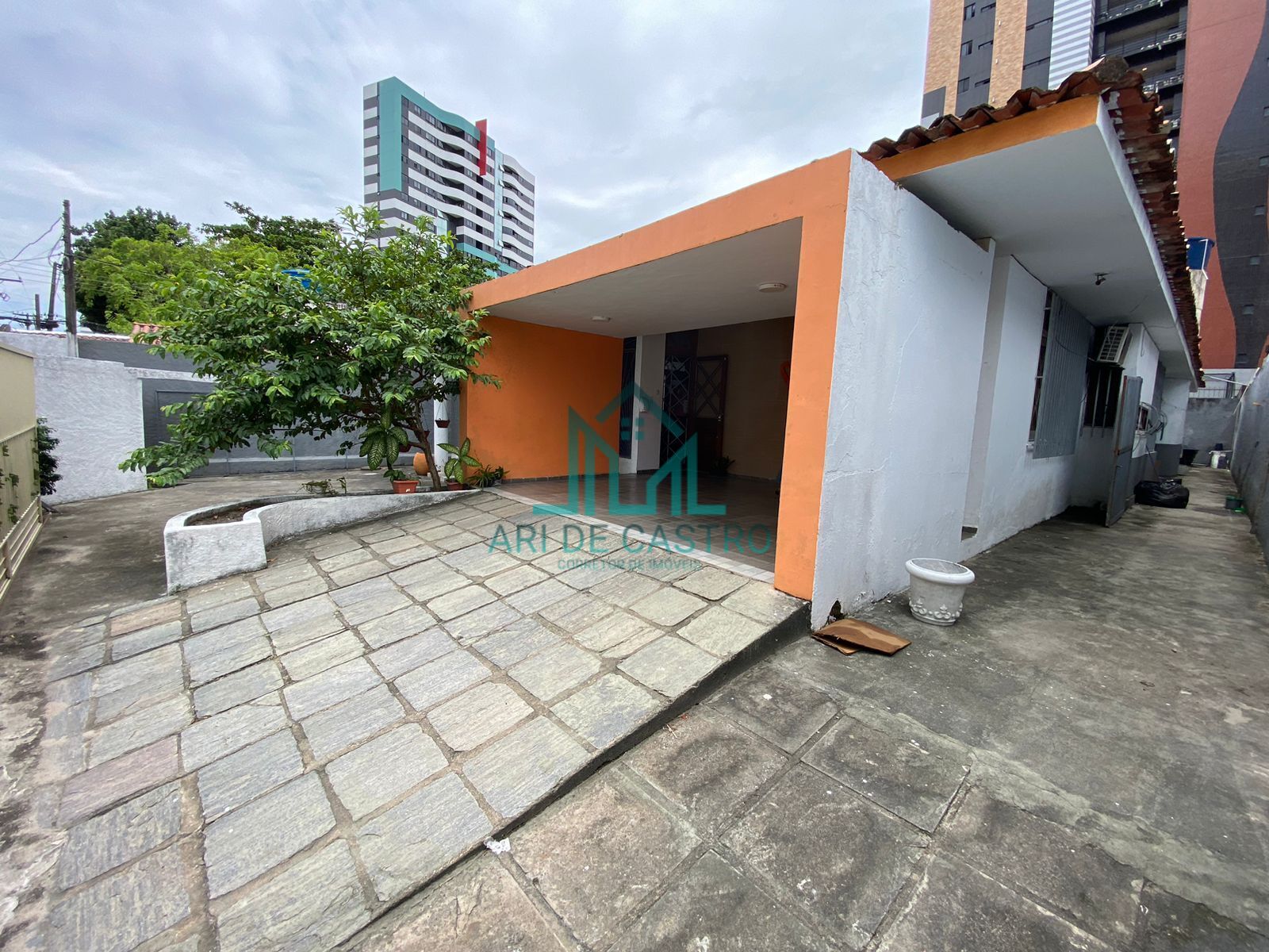 Casa para alugar com 4 quartos, 300m² - Foto 15