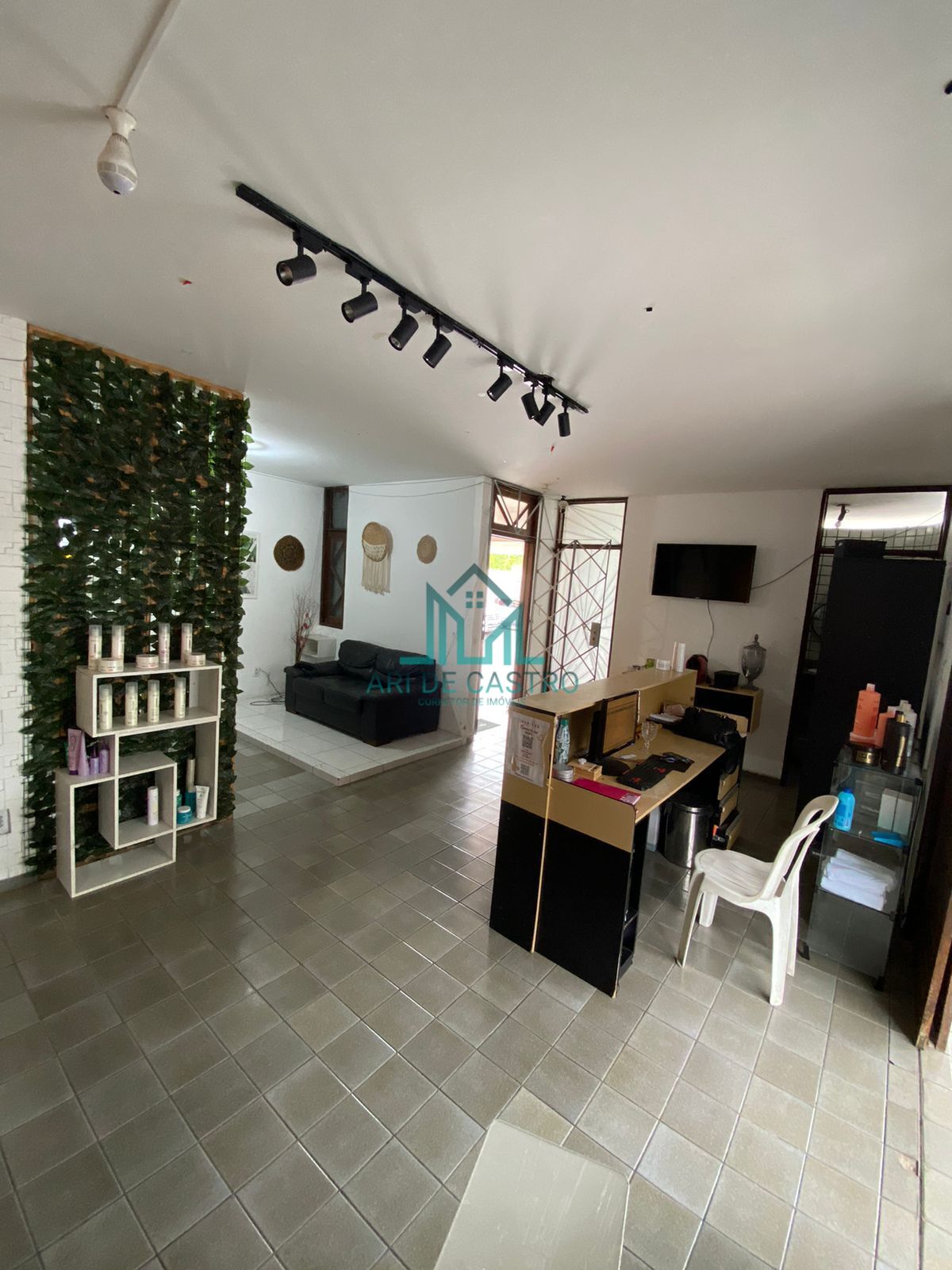 Casa para alugar com 4 quartos, 300m² - Foto 21