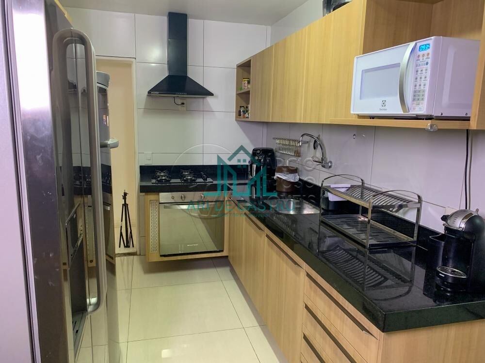 Apartamento à venda com 3 quartos, 137m² - Foto 3