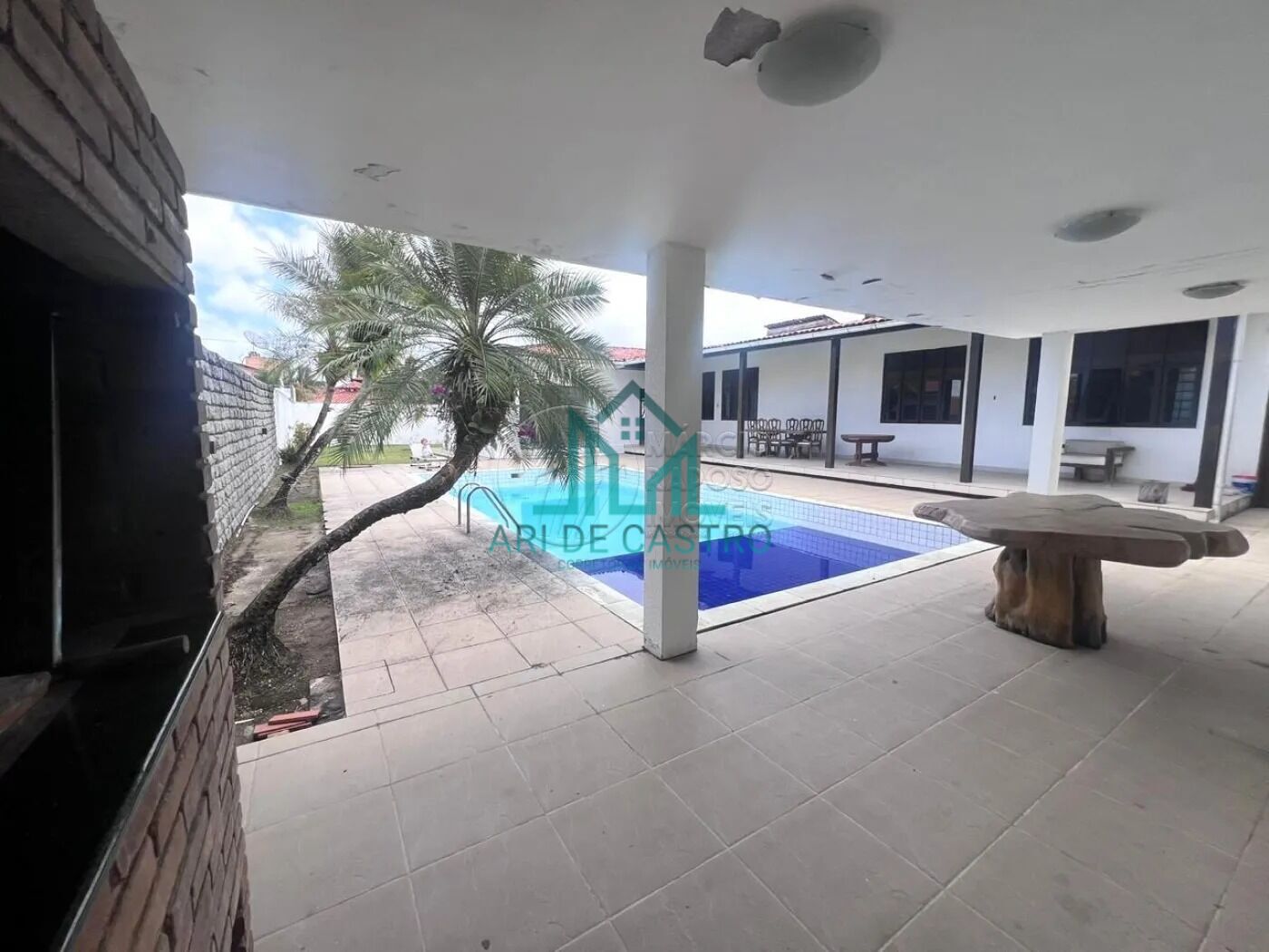 Casa de Condomínio à venda com 4 quartos, 407m² - Foto 1