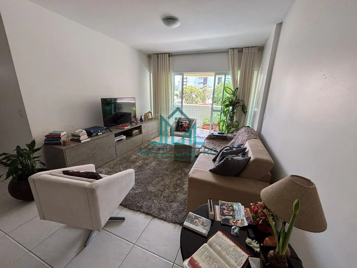 Apartamento à venda com 3 quartos, 120m² - Foto 1