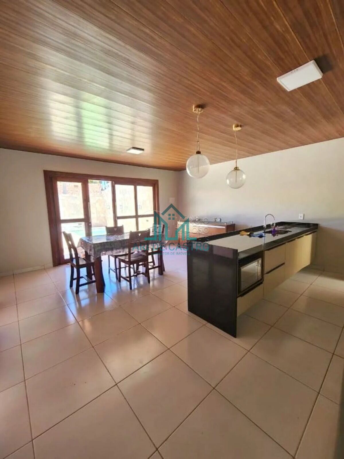 Casa à venda com 3 quartos, 170m² - Foto 3