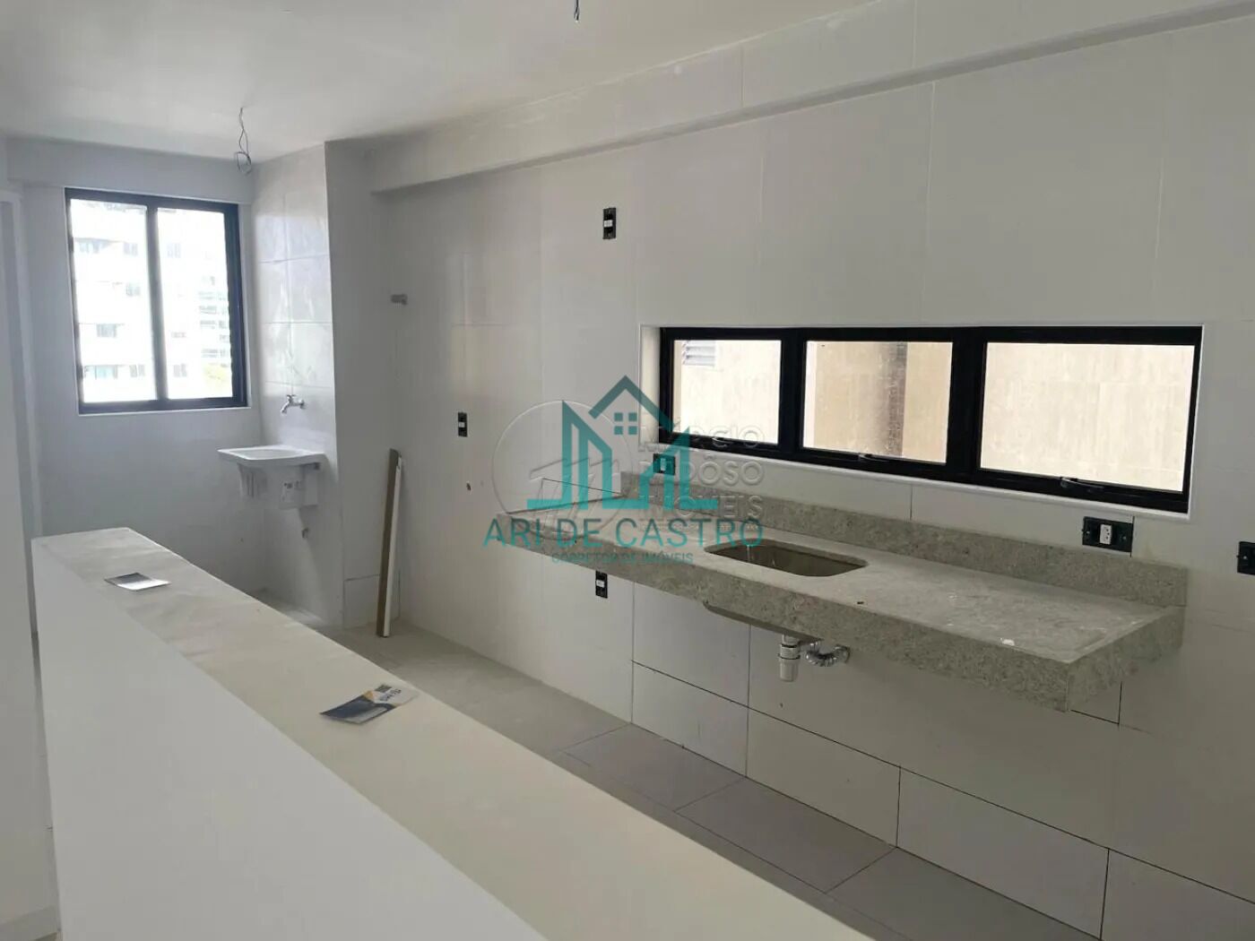 Apartamento à venda com 3 quartos, 107m² - Foto 4