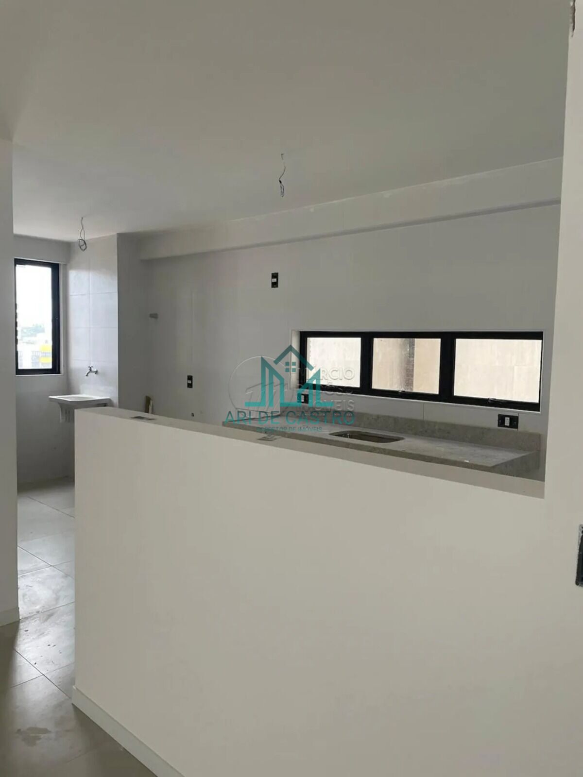 Apartamento à venda com 3 quartos, 107m² - Foto 3