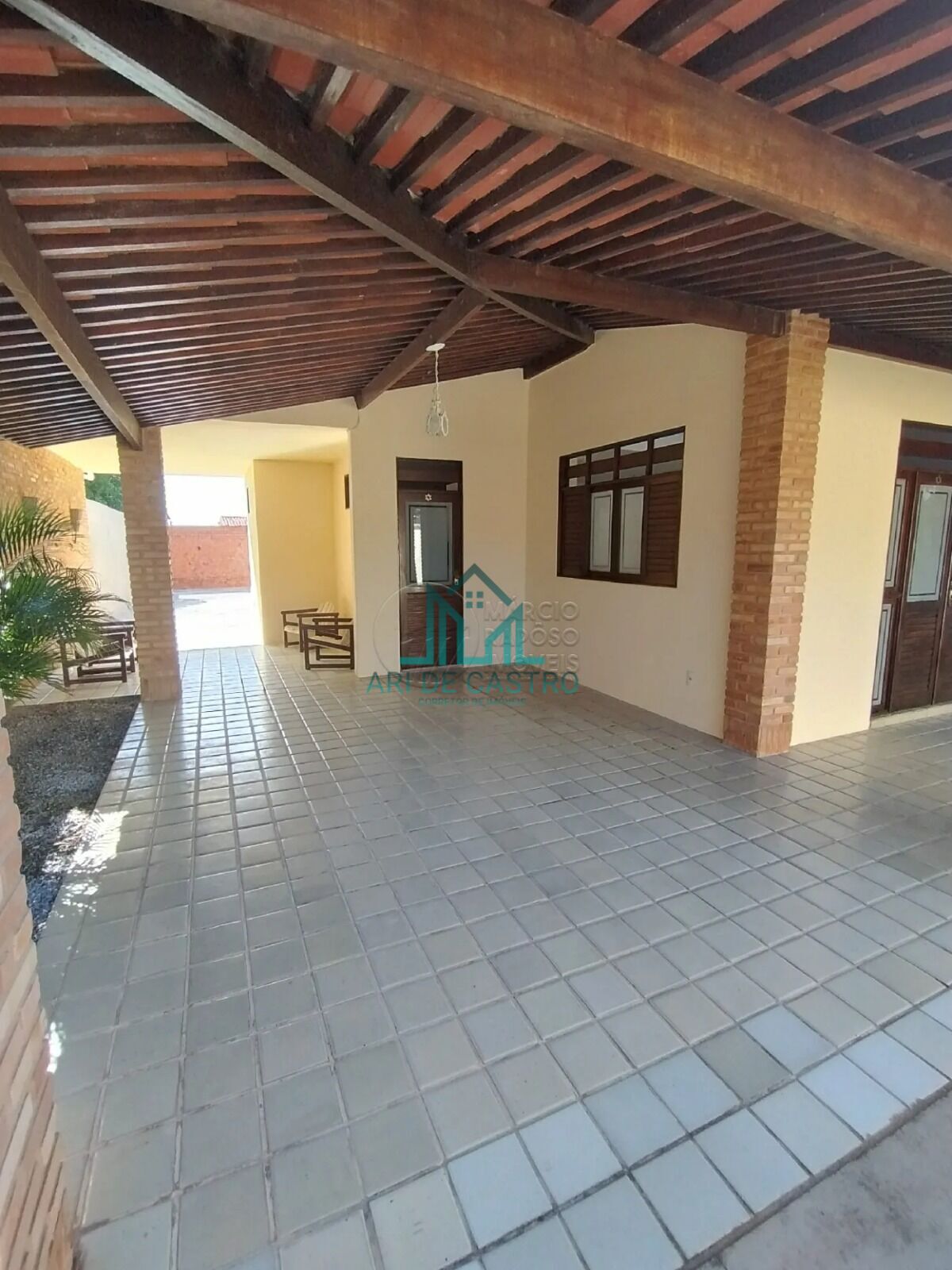 Casa para alugar com 3 quartos, 240m² - Foto 4