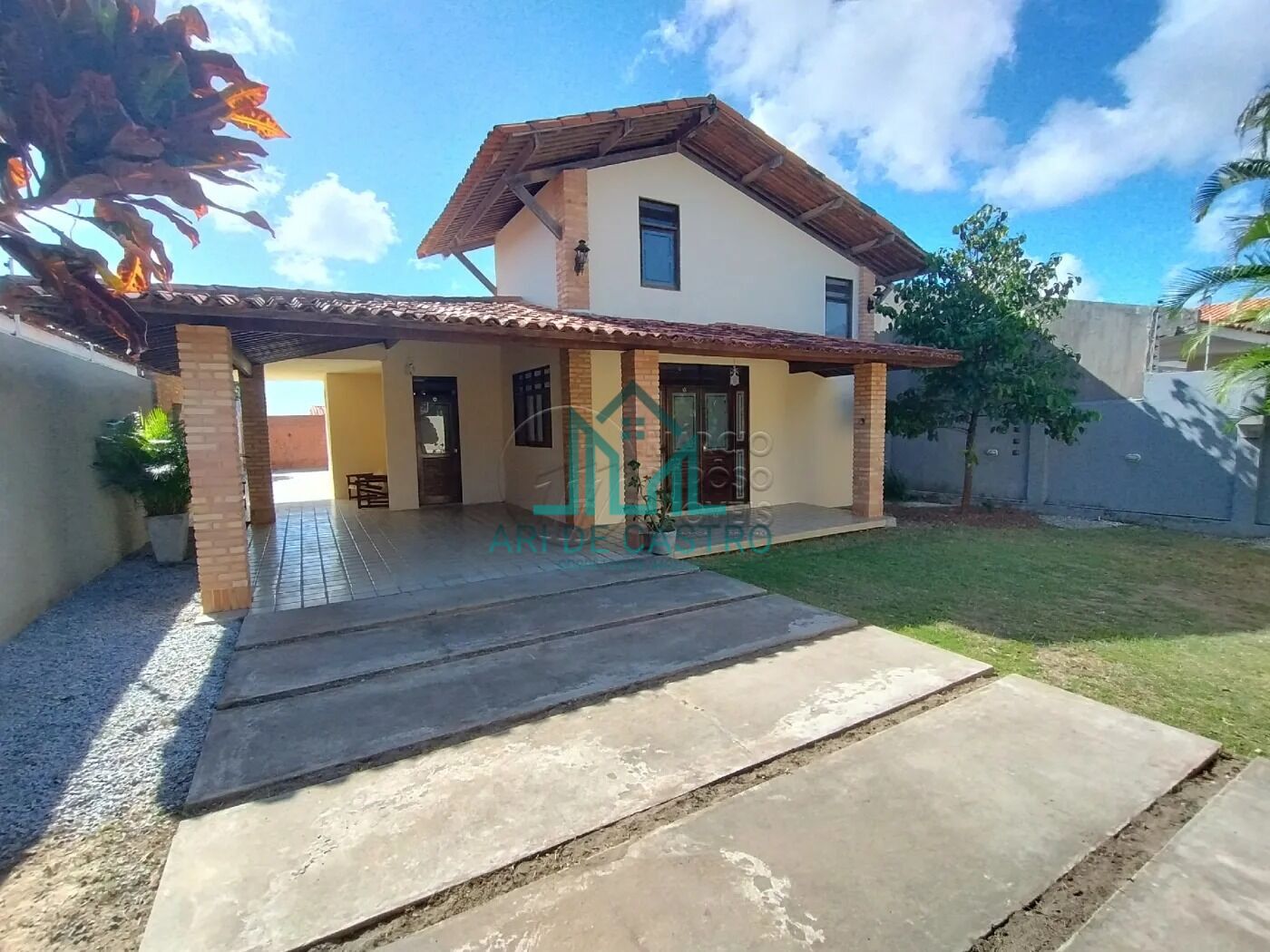 Casa para alugar com 3 quartos, 240m² - Foto 2