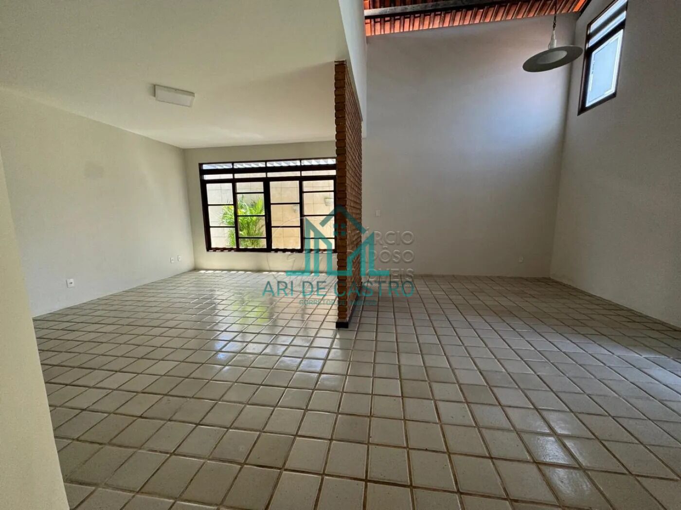 Casa para alugar com 3 quartos, 240m² - Foto 7