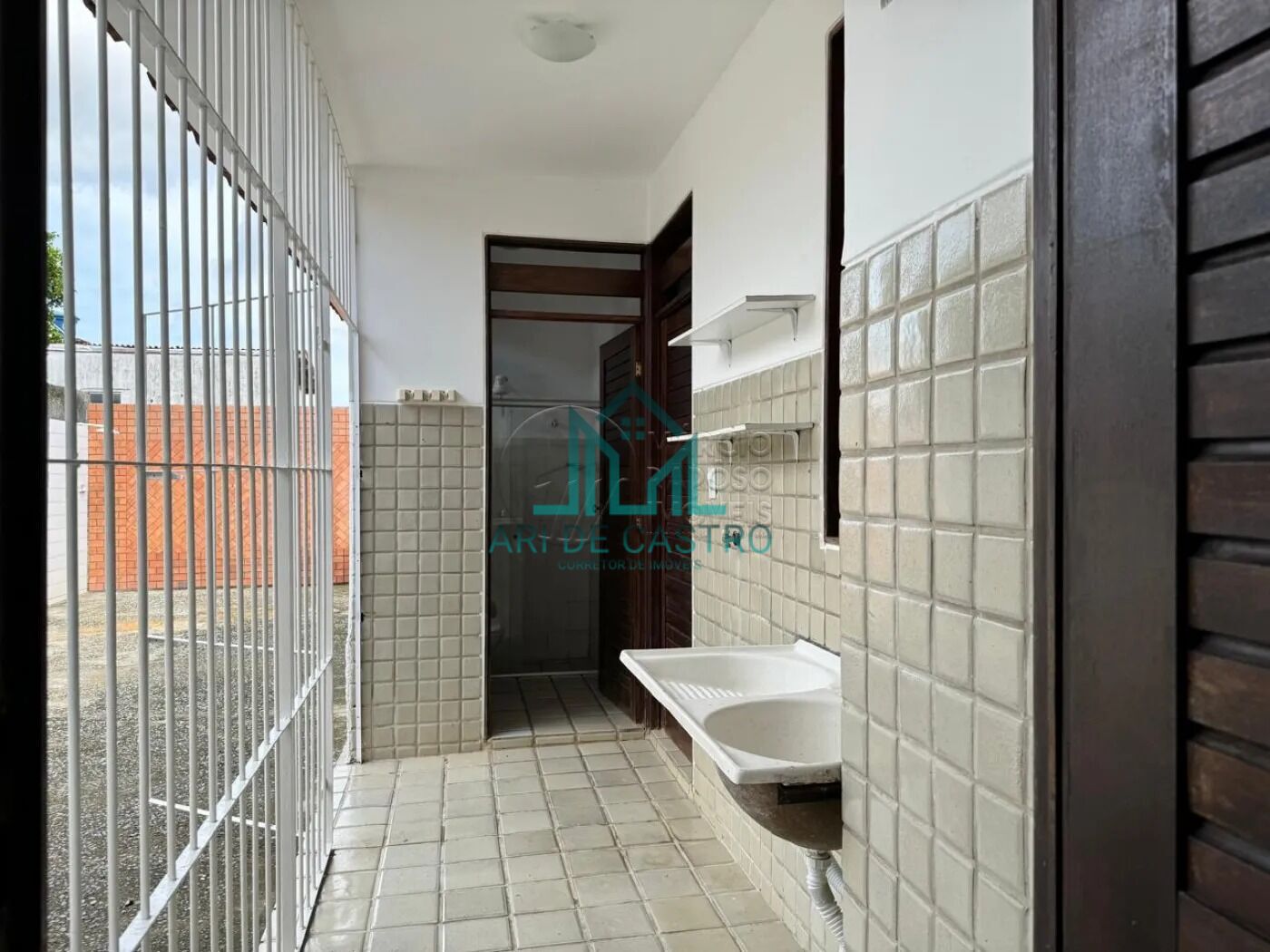 Casa para alugar com 3 quartos, 240m² - Foto 15