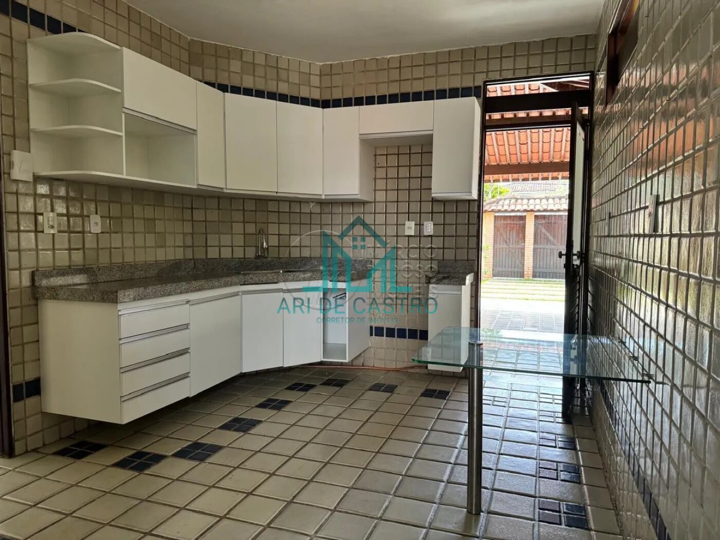 Casa para alugar com 3 quartos, 240m² - Foto 13