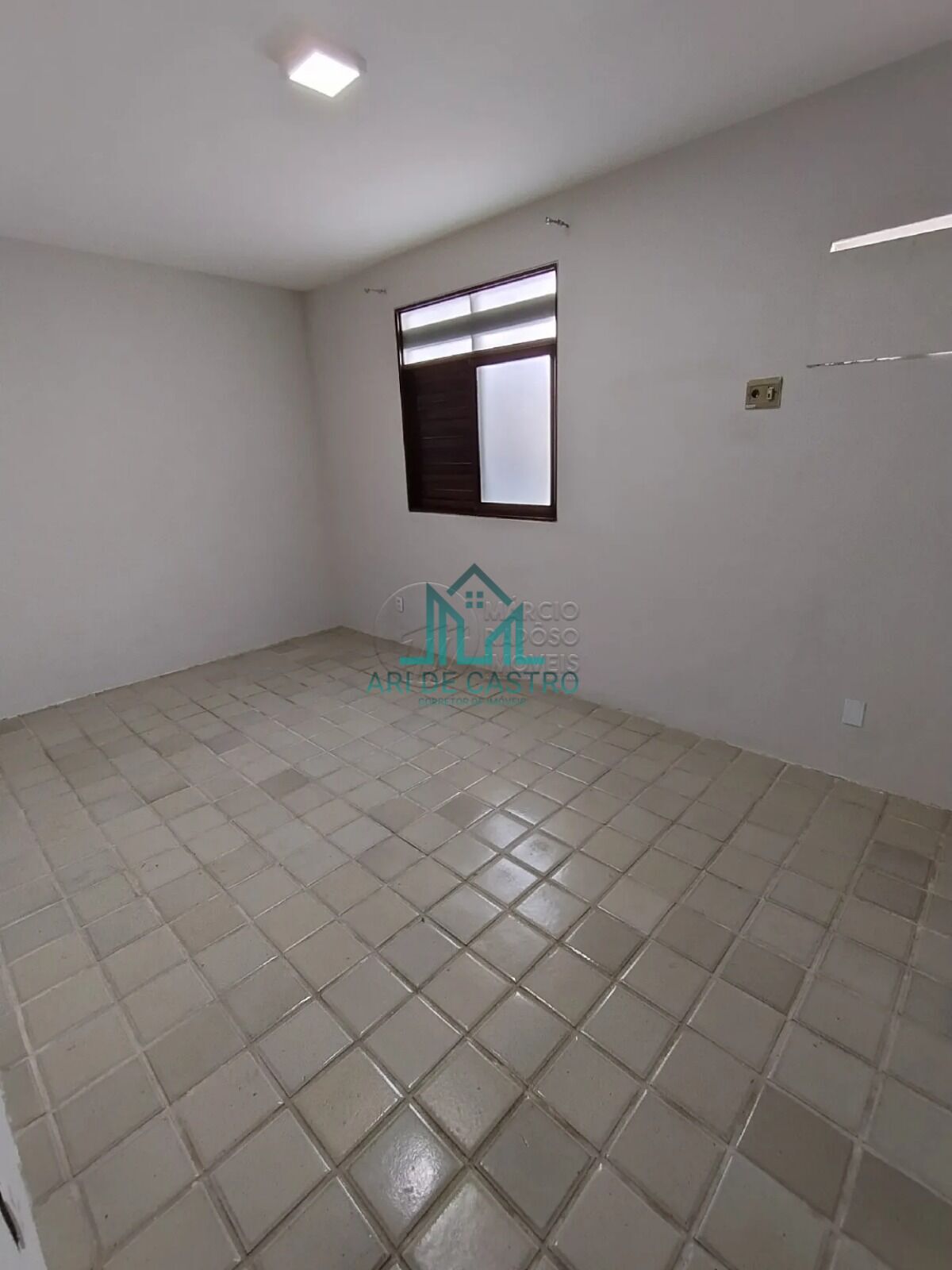 Casa para alugar com 3 quartos, 240m² - Foto 9