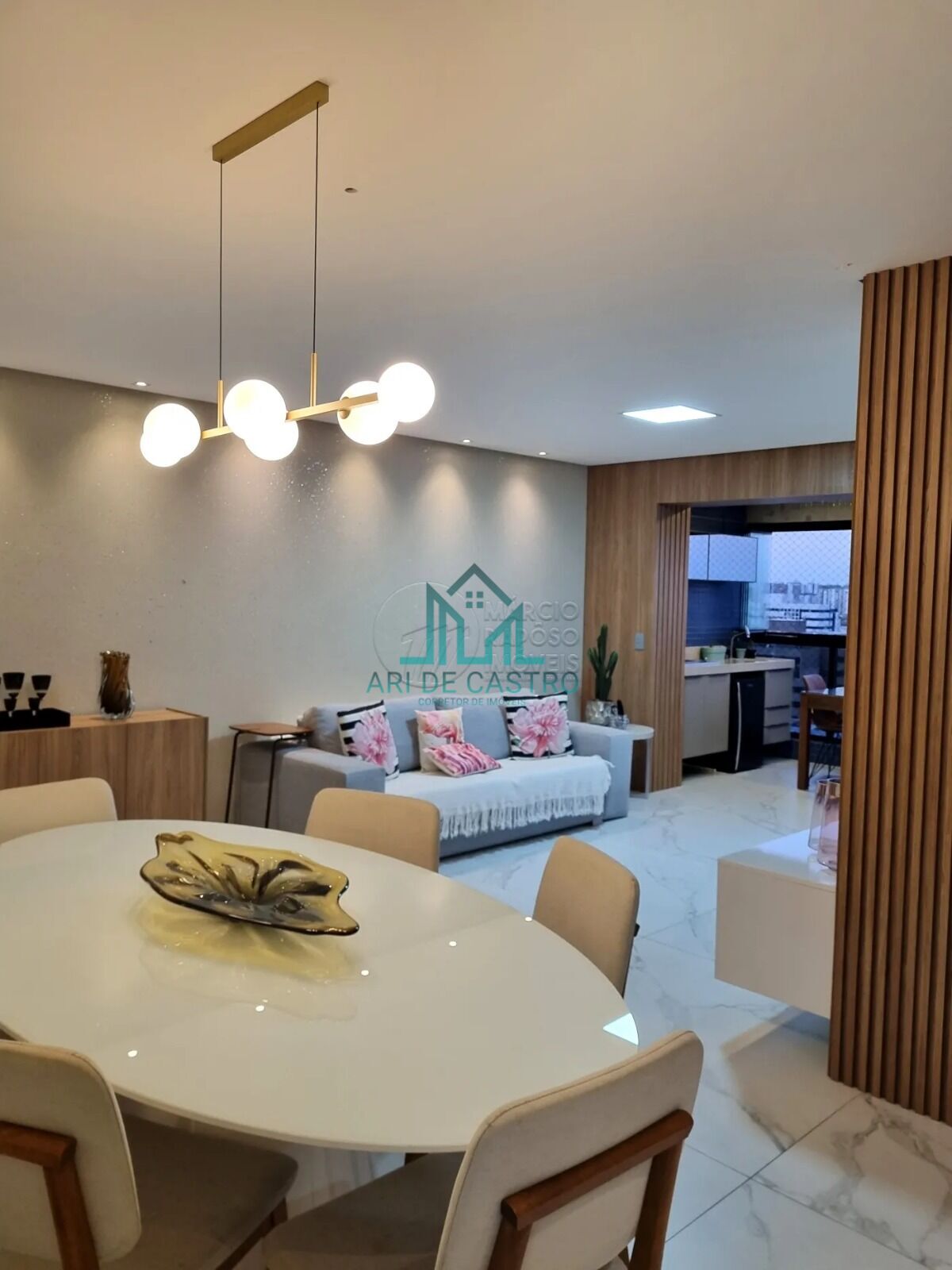 Apartamento à venda com 3 quartos, 123m² - Foto 1