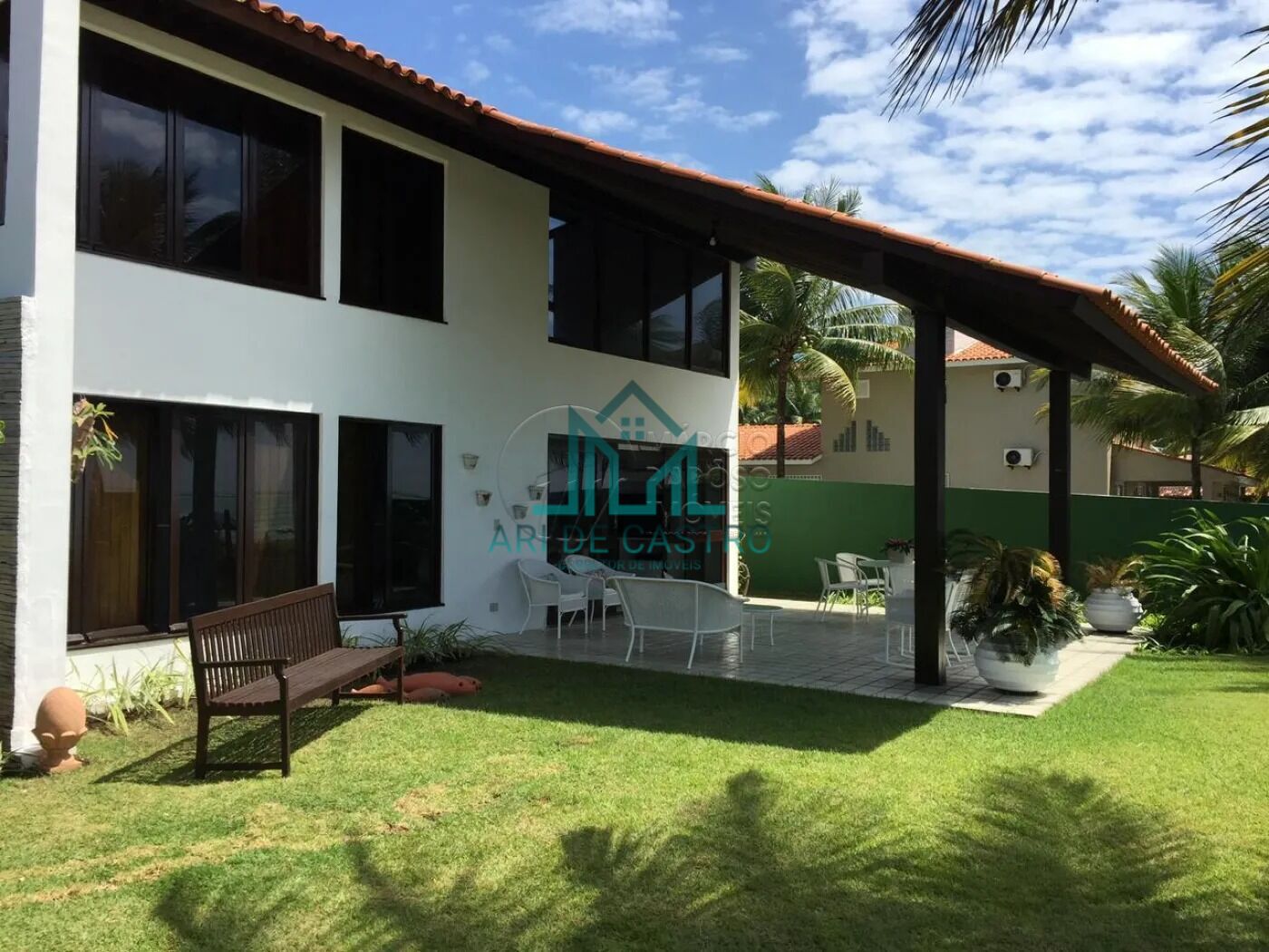 Casa à venda com 4 quartos, 350m² - Foto 2