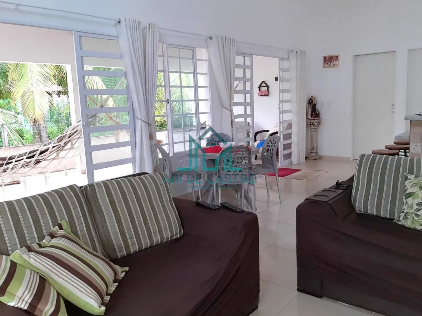 Casa à venda com 3 quartos, 154m² - Foto 3