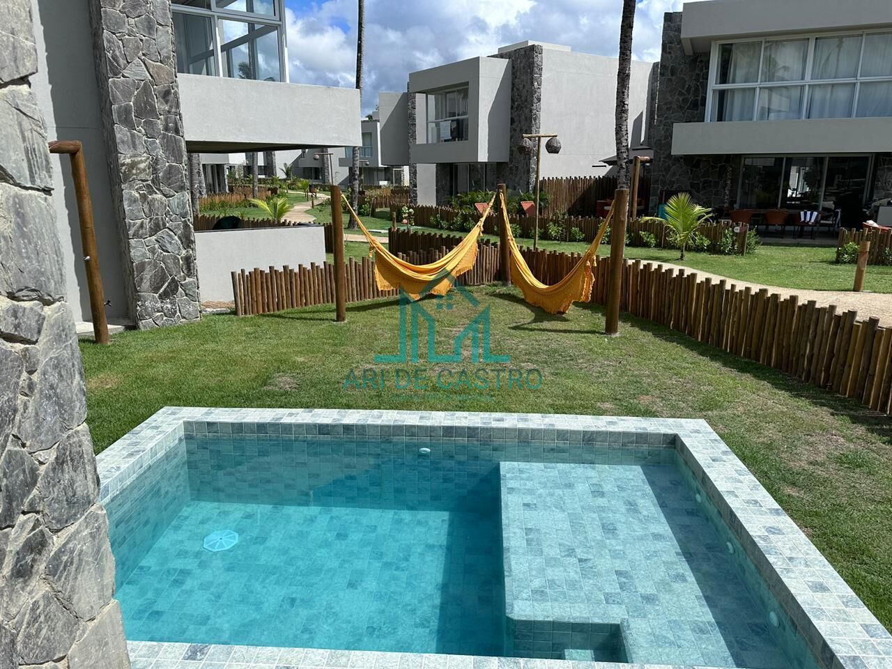 Casa à venda com 5 quartos, 180m² - Foto 3