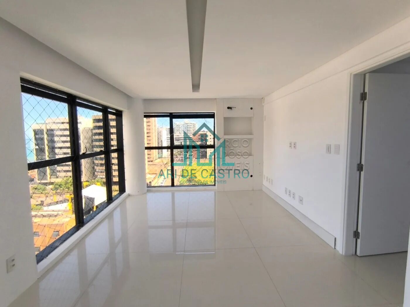 Apartamento à venda com 4 quartos, 202m² - Foto 5
