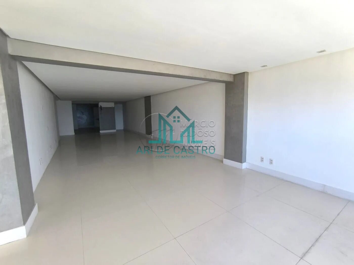 Apartamento à venda com 4 quartos, 202m² - Foto 3