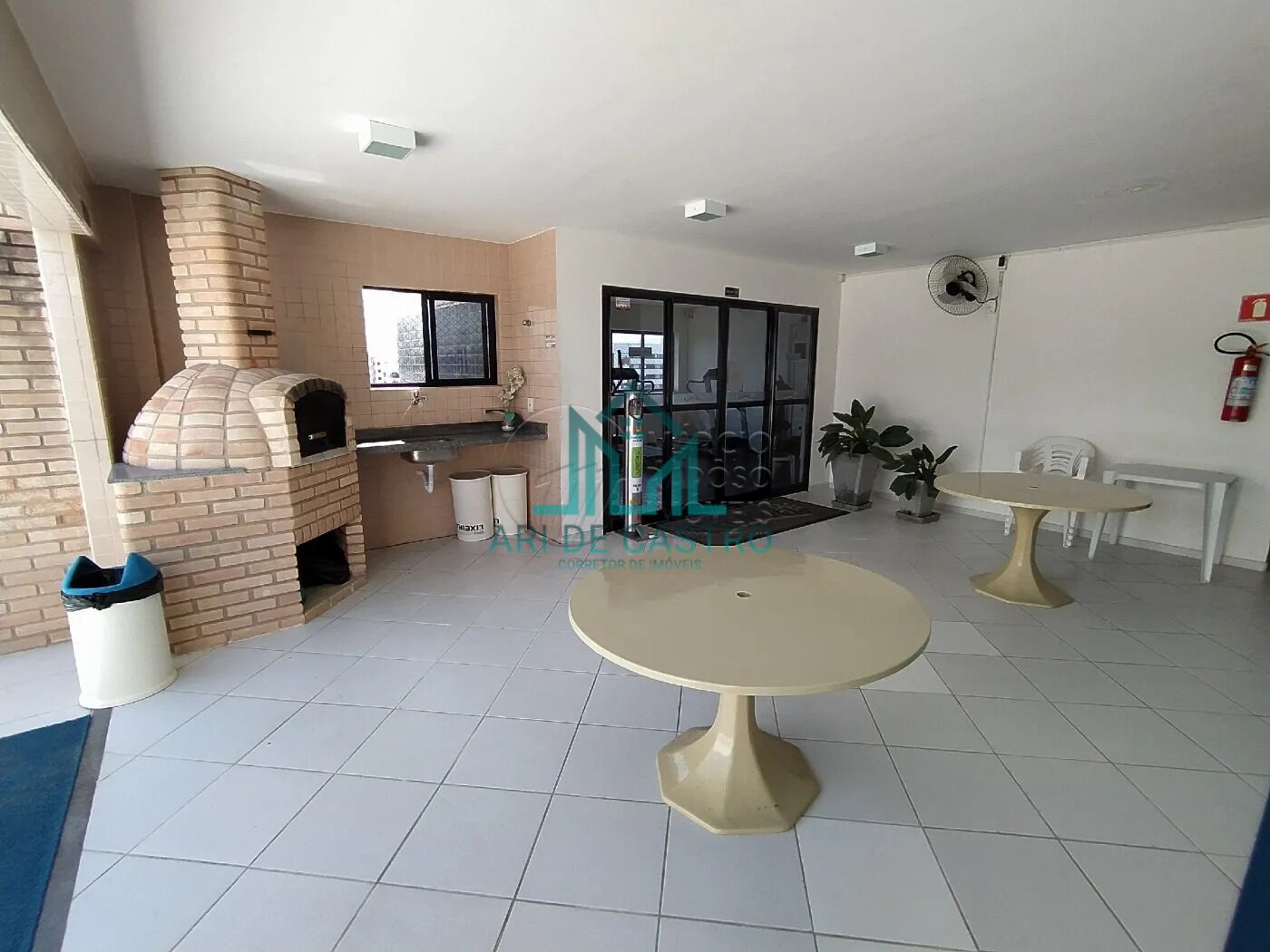 Apartamento para alugar com 1 quarto, 40m² - Foto 8