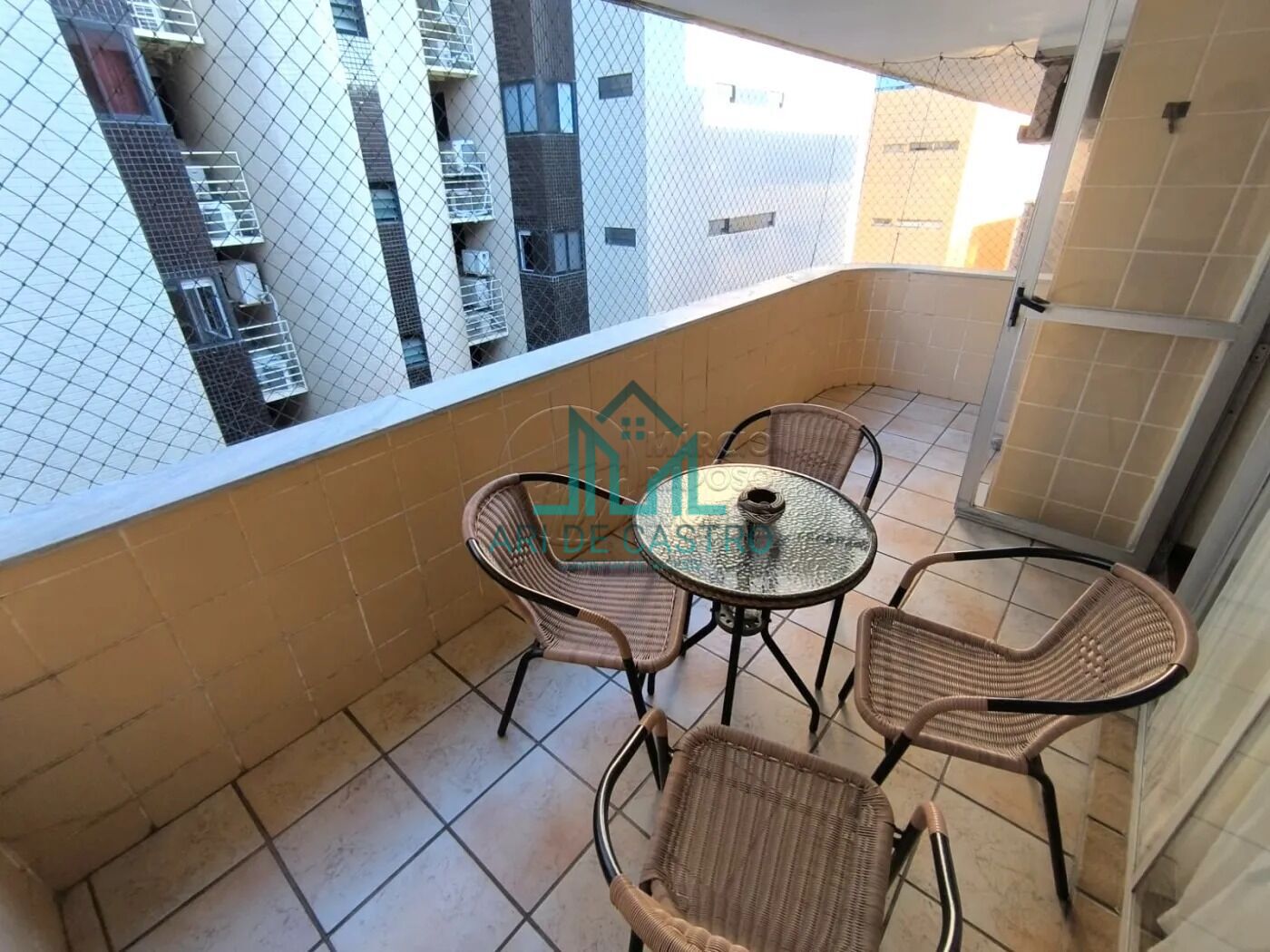 Apartamento à venda com 3 quartos, 112m² - Foto 3